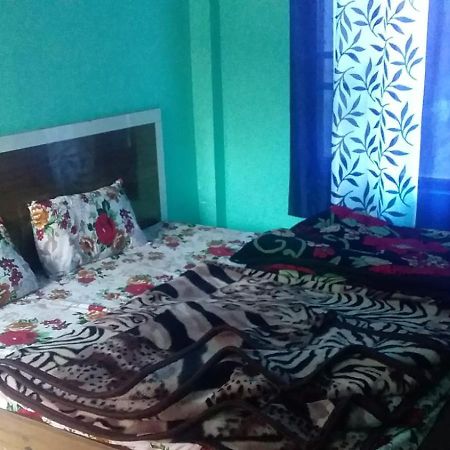Spot On Sharma'S Kitchen & Home Stay Bajaura Exterior foto